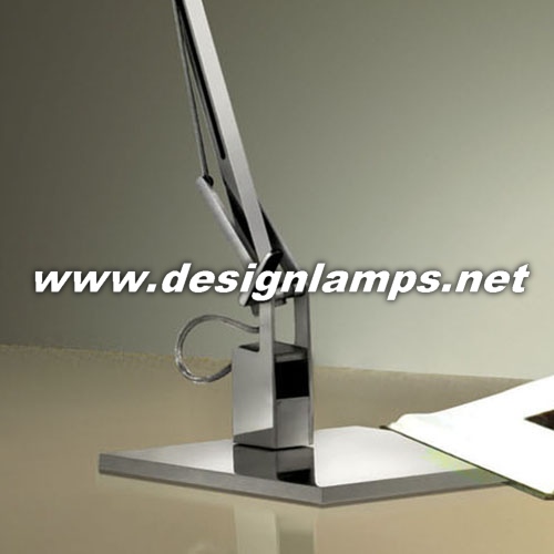 Flos Kelvin T Adj lampara de escritorio de aluminio